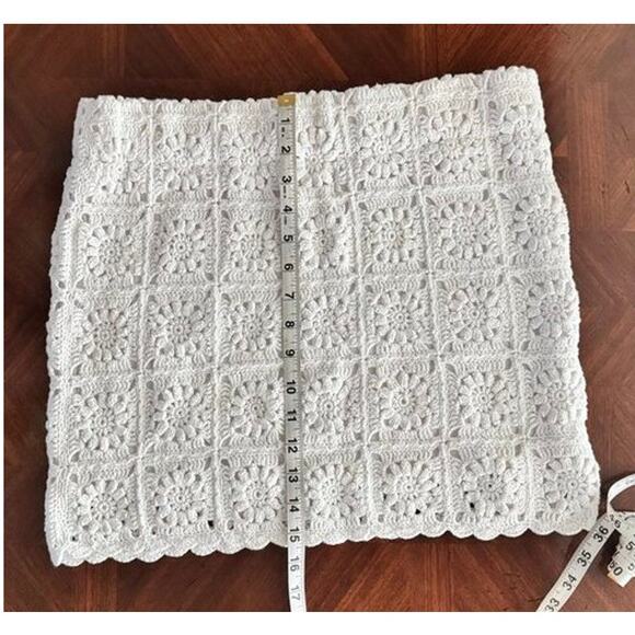 Show Me Your Mumu White Crochet Mini Skirt Size M Lined - Picture 5 of 11